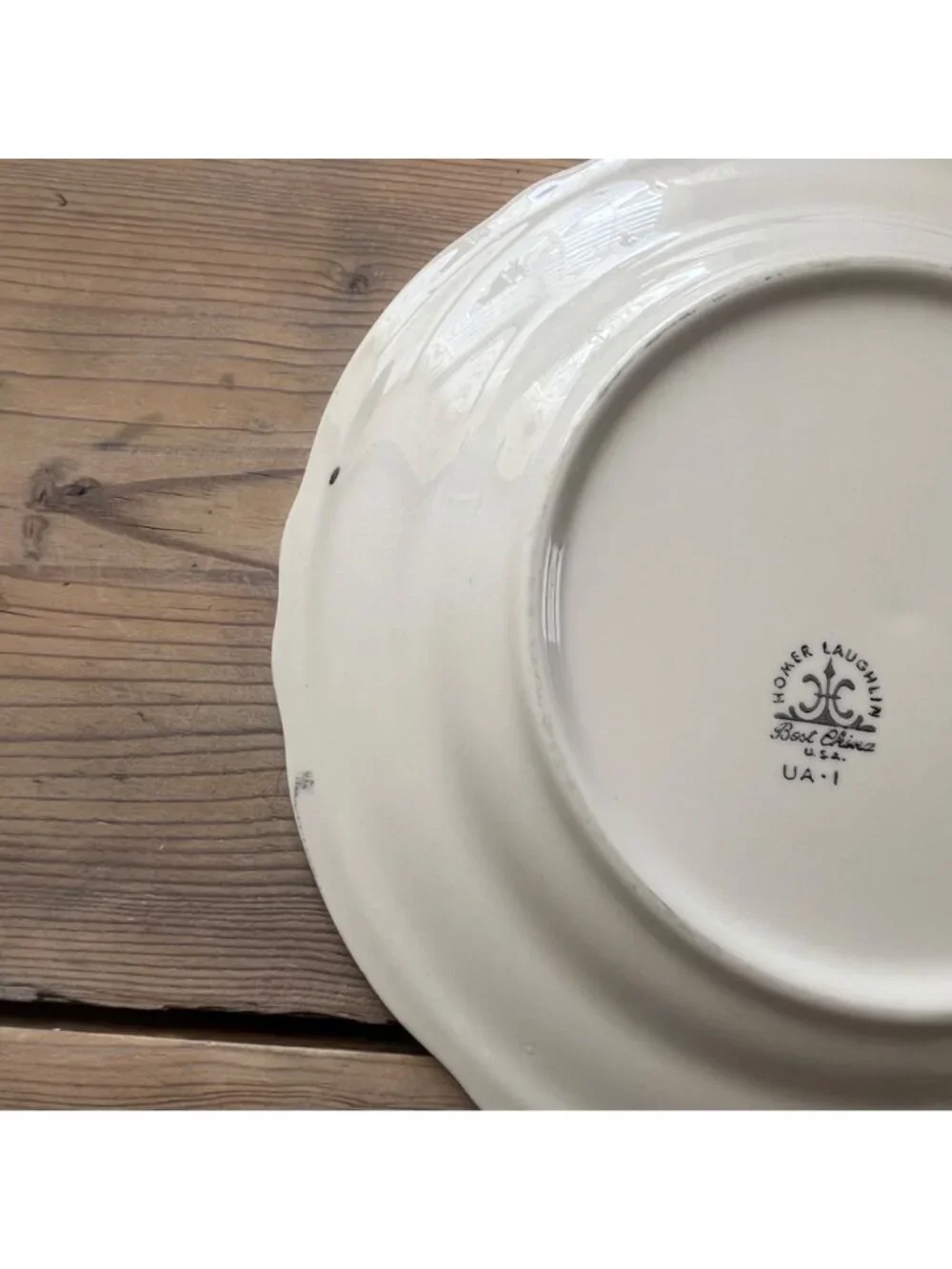 Homer Laughlin Styleline Dinner Plates Scalloped Edge White with Black Trim